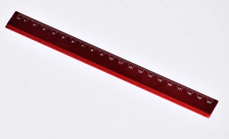 REGLA METALICA 20CM ROJO