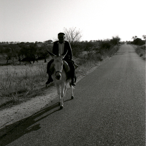 087-Carretera-de-Alcantara-hombre-en-burro-1970-1985-2
