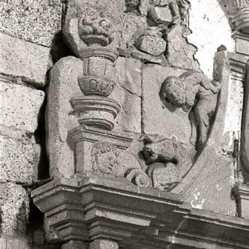 Capiteles   del  convento,