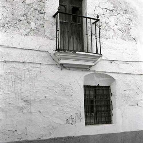 Balcón y ventana   de la calle  San Pedro
