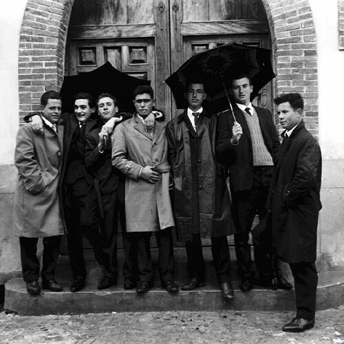 En la puerta de la capilla marzo de 1964