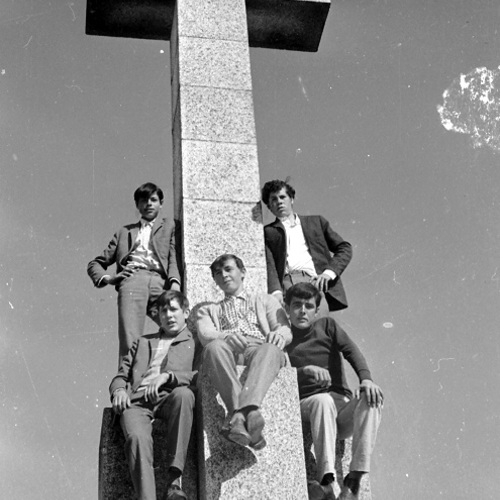 Enero de 1964  en la cruz