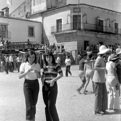 Amigas en la plaza 1971