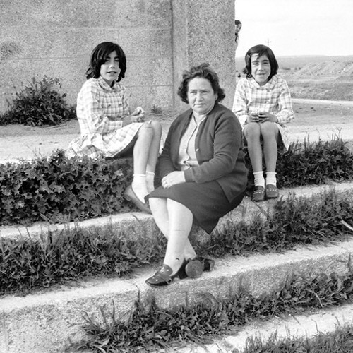 Madre e hijas mayo de 1971