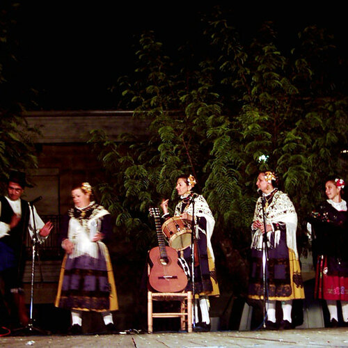 Dia de folklore de los pueblos