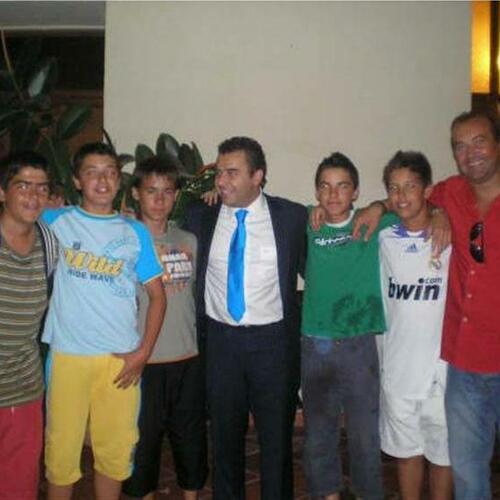 Los chicos con el consejero de deportes