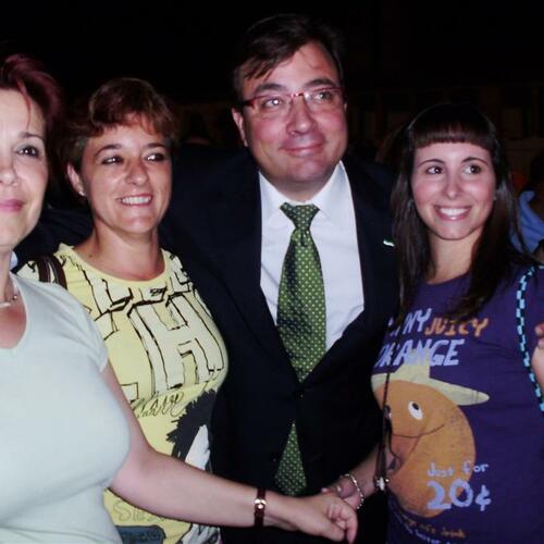 Felisi, Ana y Bea con el Presidente Vara