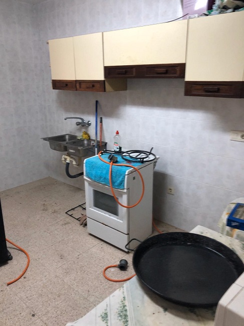 Servicio de recogida y reciclaje de muebles viejos en Subirats - ¡Libera espacio en tu hogar!