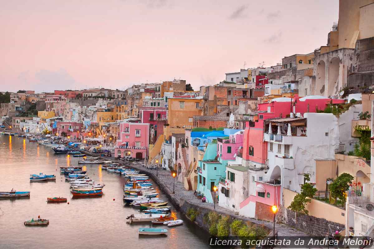 meteo-napoli:-domani-previste-nubi-sparse-e-piovaschi,-vento-a-tratti-e-successiva-diminuzione-della-nuvolosita