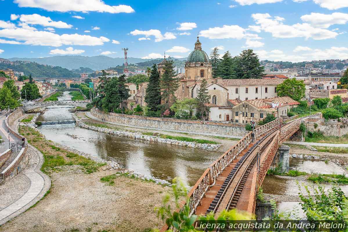 meteo-cosenza:-domani-previsto-tempo-quasi-sereno,-seguito-da-sereno-e-ventoso-a-tratti