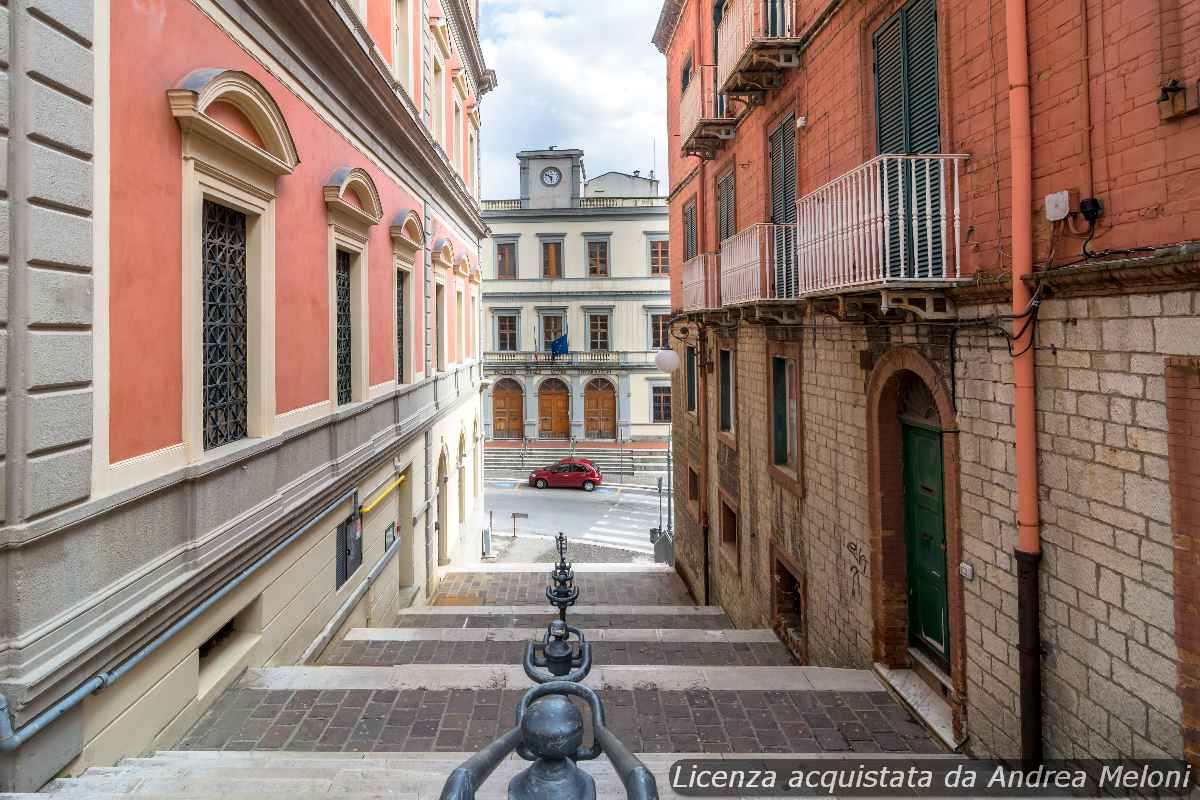meteo-potenza:-domani-previsto-cielo-poco-nuvoloso,-ventoso-a-tratti,-poi-quasi-sereno,-ventoso-a-tratti