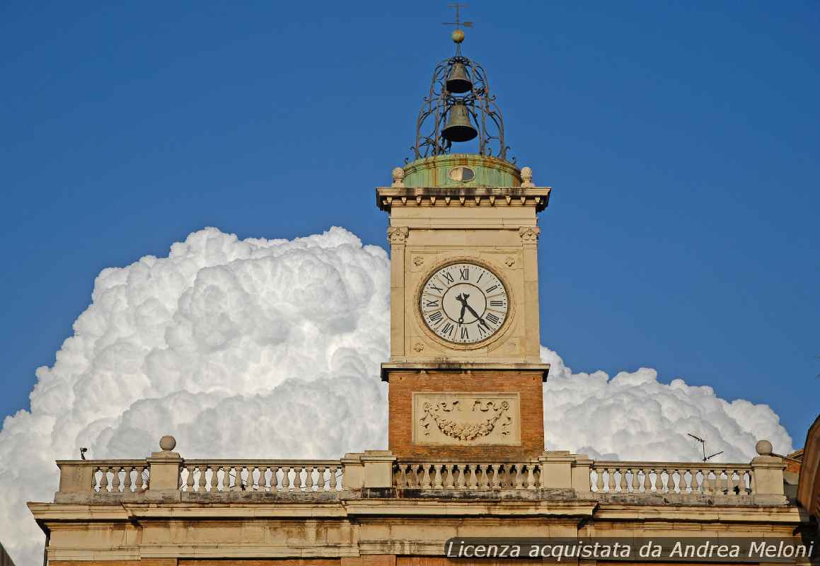 meteo-ravenna:-domani-previsti-nuvolosita-e-piovaschi,-seguiti-da-cielo-molto-nuvoloso-con-rovesci-e-vento