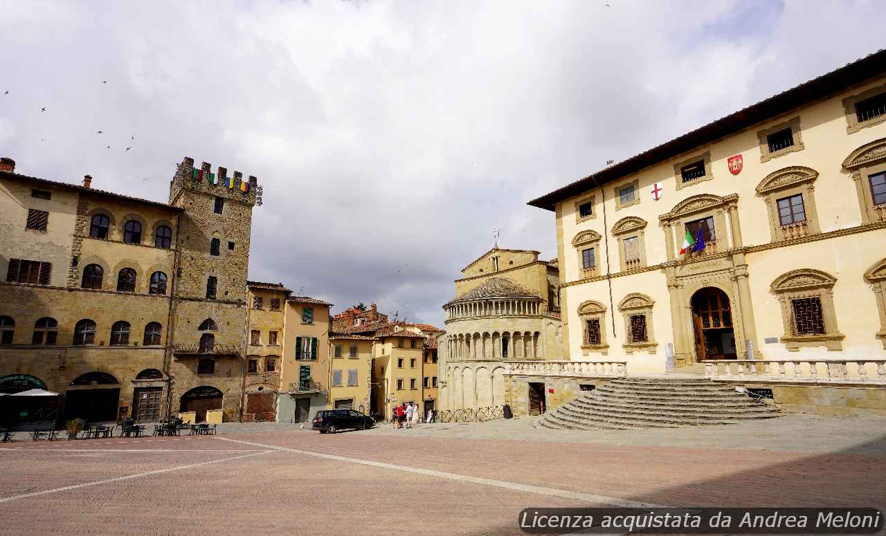 meteo-arezzo:-previsioni-di-cielo-quasi-sereno-con-brevi-periodi-di-nuvolosita-e-vento-intermittente-per-oggi