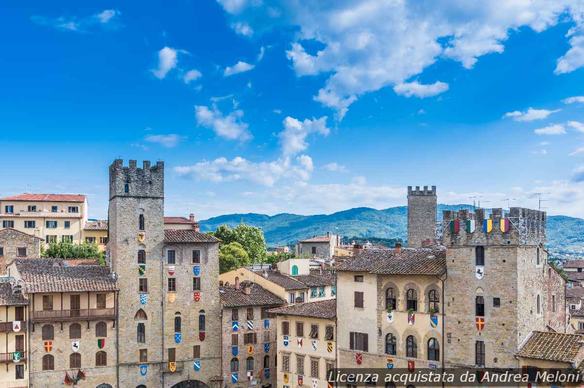 meteo-arezzo-domani-poco-nuvoloso,-ventoso-a-tratti,-poi-quasi-sereno,-ventoso