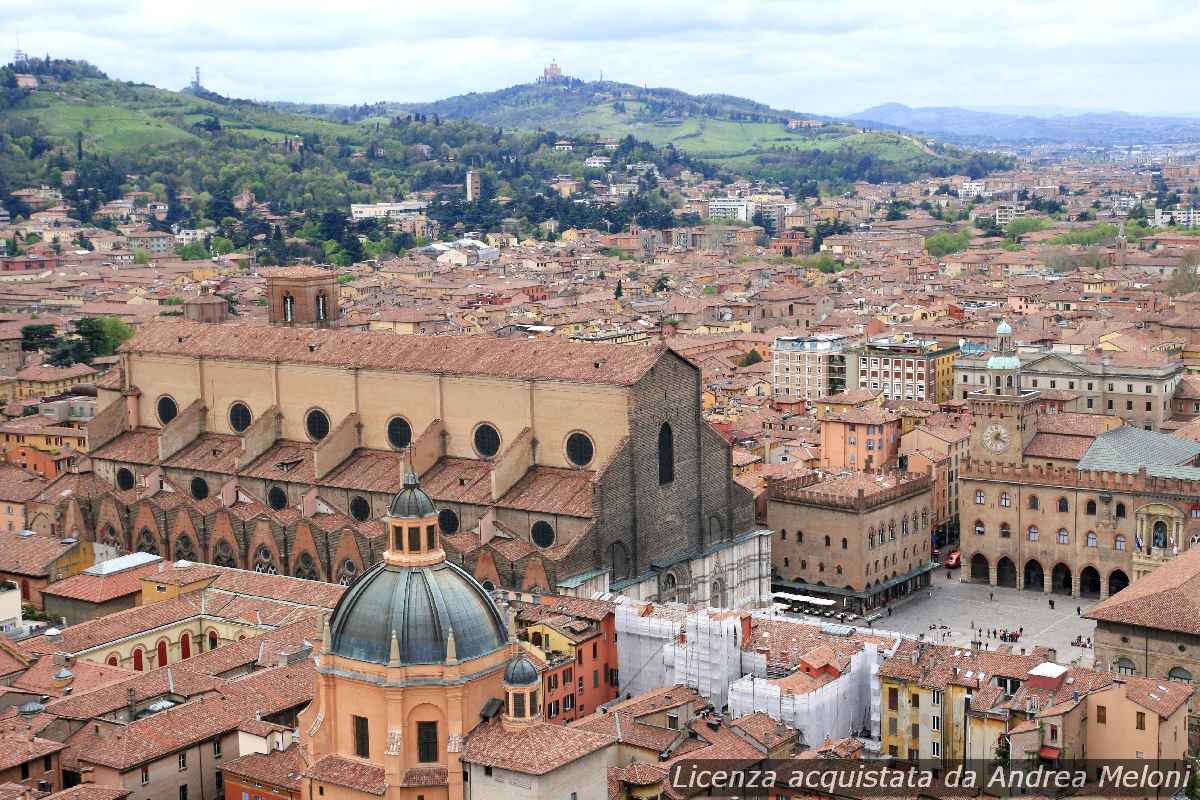 meteo-bologna:-previsioni-per-domani-indicano-cielo-poco-nuvoloso,-venti-intermittenti-e-successiva-serenita