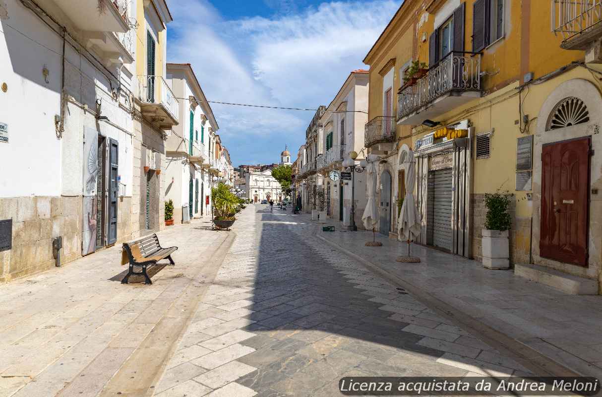 meteo-andria:-previsioni-per-domani-indicano-tempo-sereno,-ventoso-a-tratti-e-possibile-arrivo-di-piovaschi