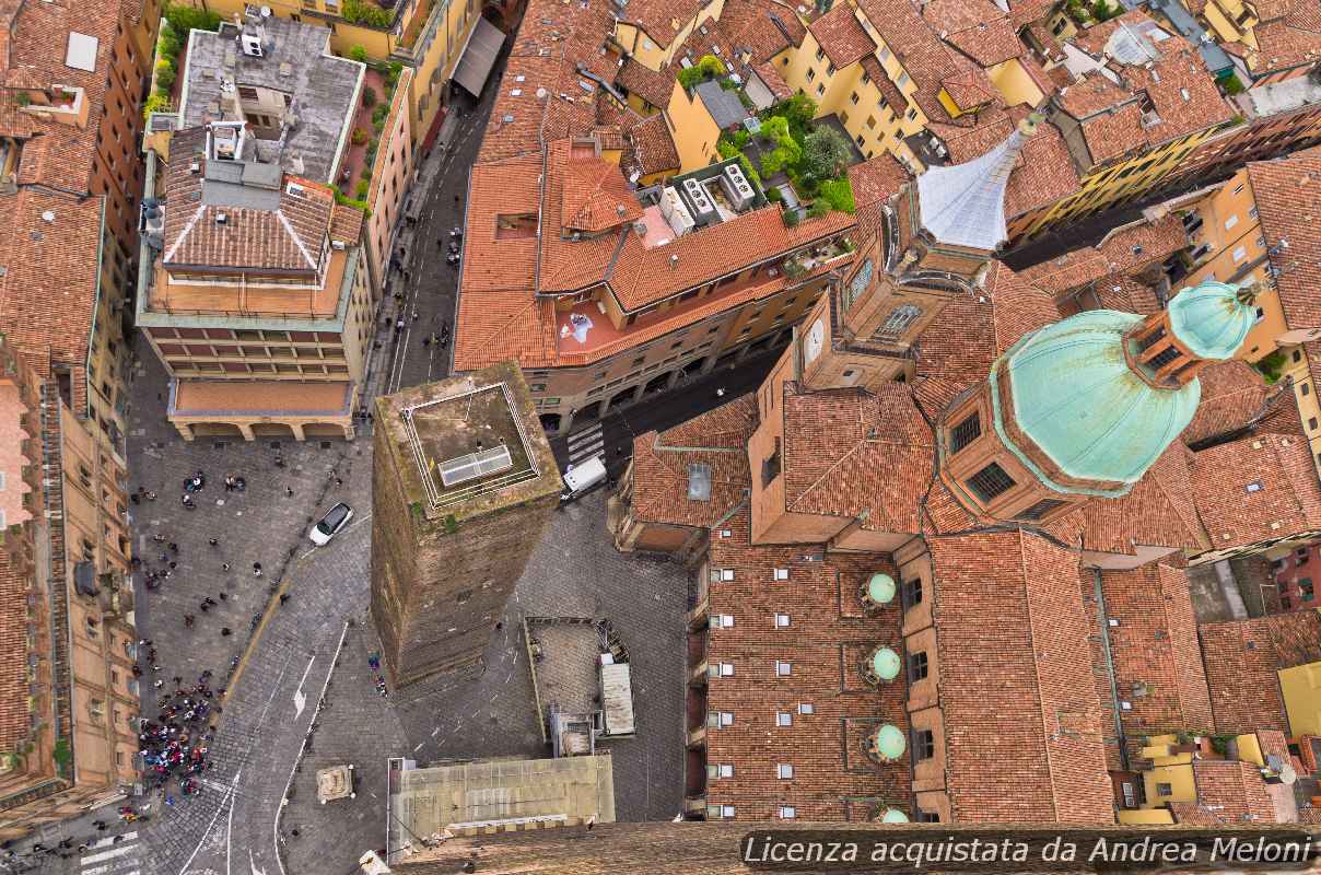 meteo-bologna:-previsioni-per-oggi-indicano-cielo-nuvoloso-con-rovesci-seguiti-da-piovaschi