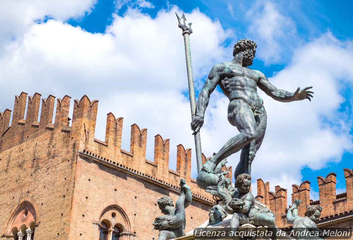 meteo-bologna:-previsioni-indicano-cielo-nuvoloso-e-rovesci-per-oggi,-seguiti-da-condizioni-molto-nuvolose-con-rovesci