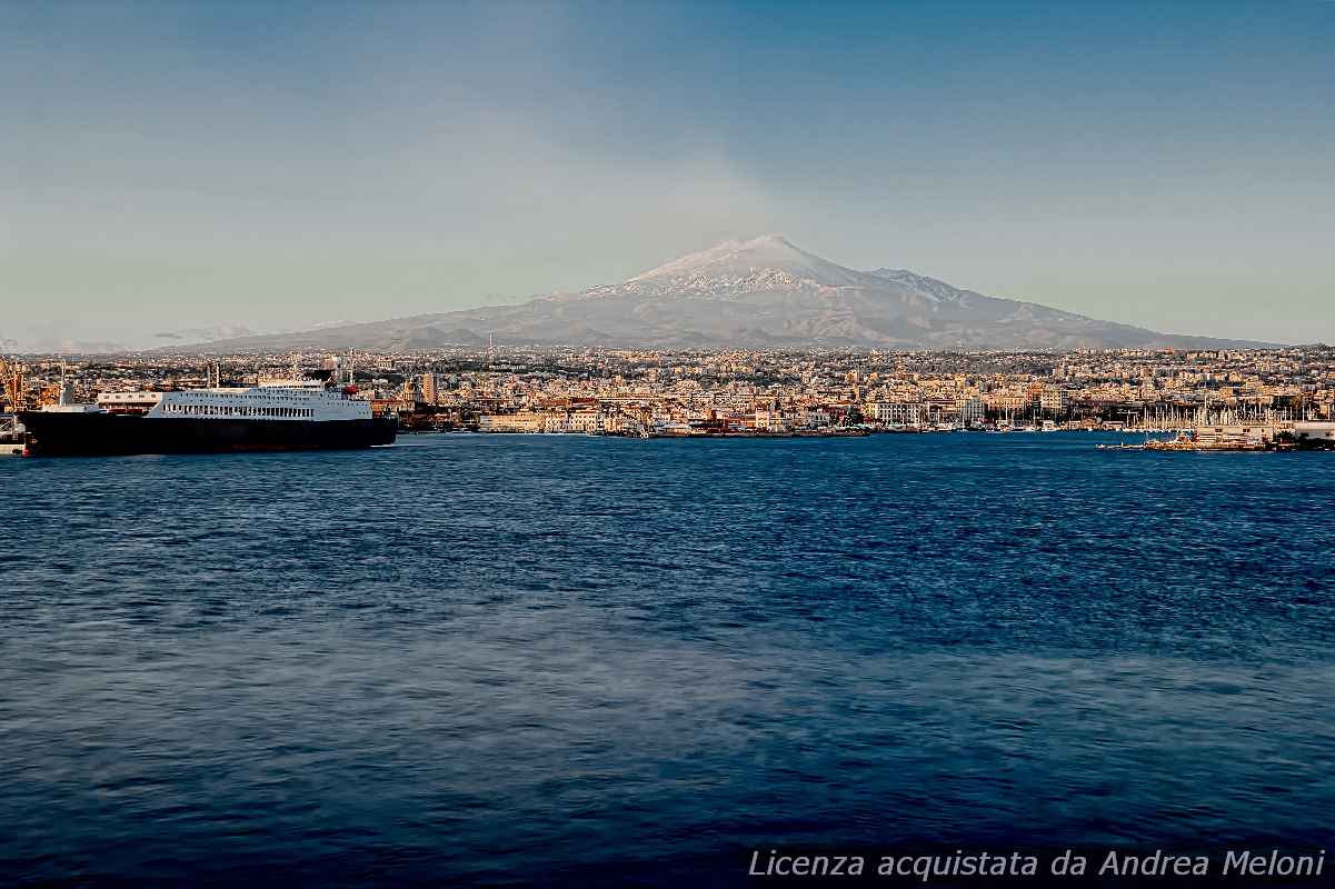 “meteo-catania:-tra-nubi-sparse-e-piovaschi,-arriva-il-vento-e-poi-il-sereno”