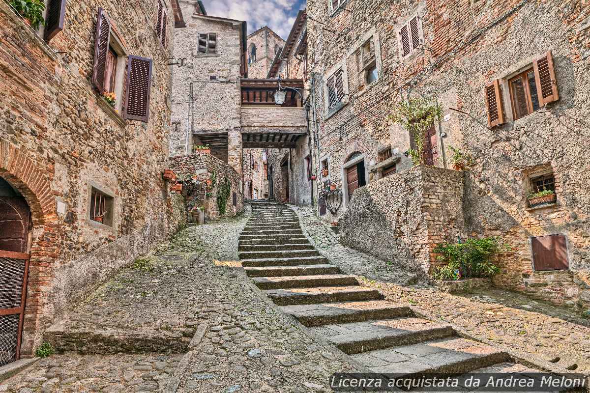 “meteo-arezzo:-temporali-e-vento-oggi,-domani-solo-nubi-sparse”