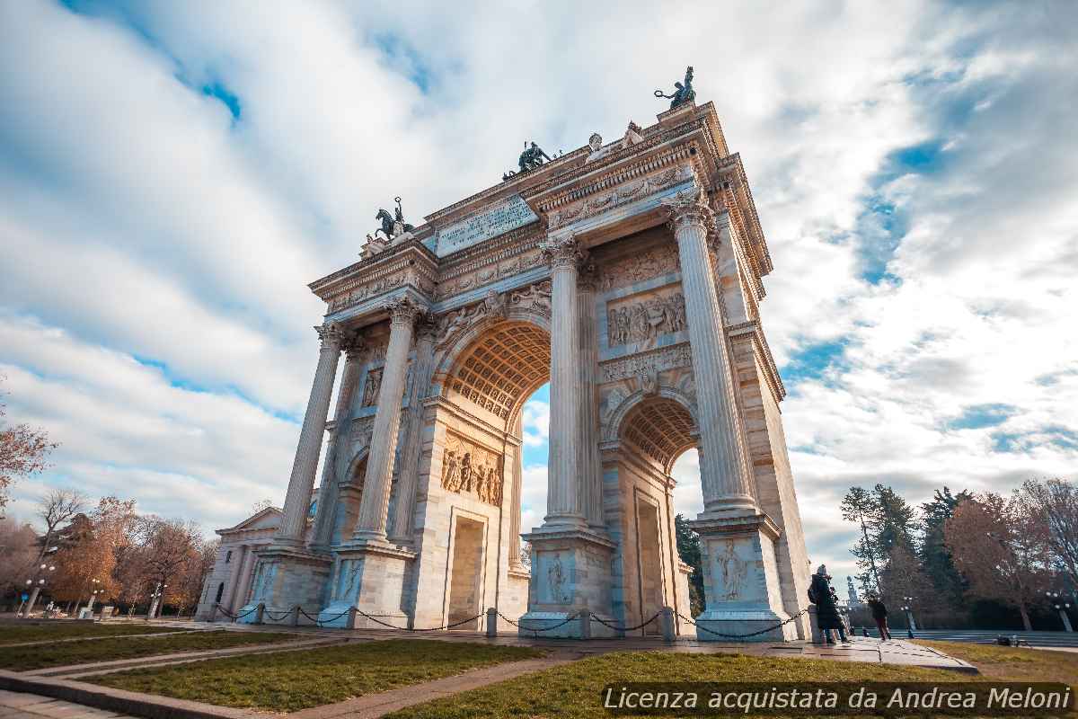 meteo-milano-oggi-poco-nuvoloso-con-rovesci,-ventoso-a-tratti,-poi-nuvoloso-con-piovaschi