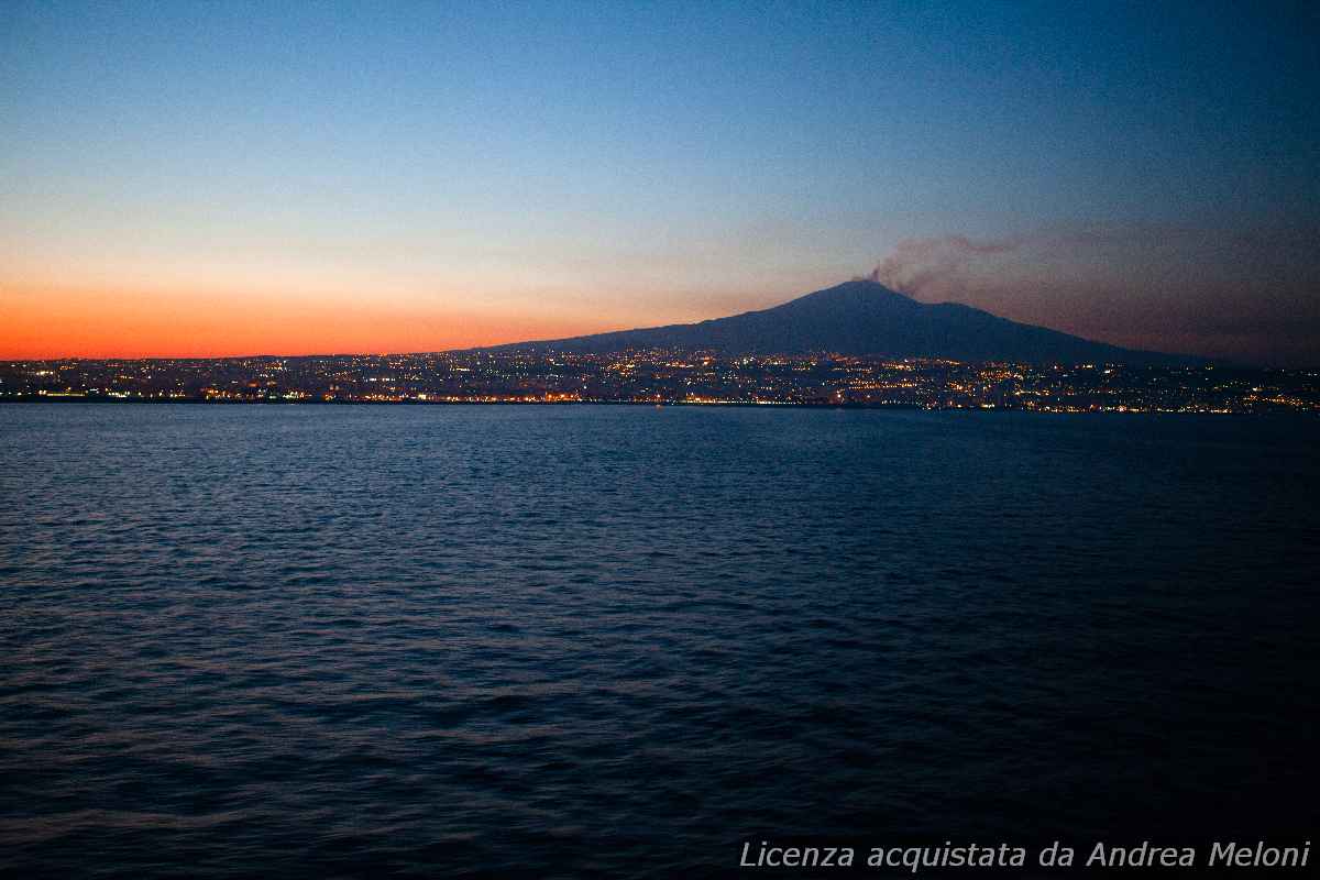 meteo-catania:-nubi-sparse-e-ventoso-oggi,-poi-quasi-sereno-e-ventoso