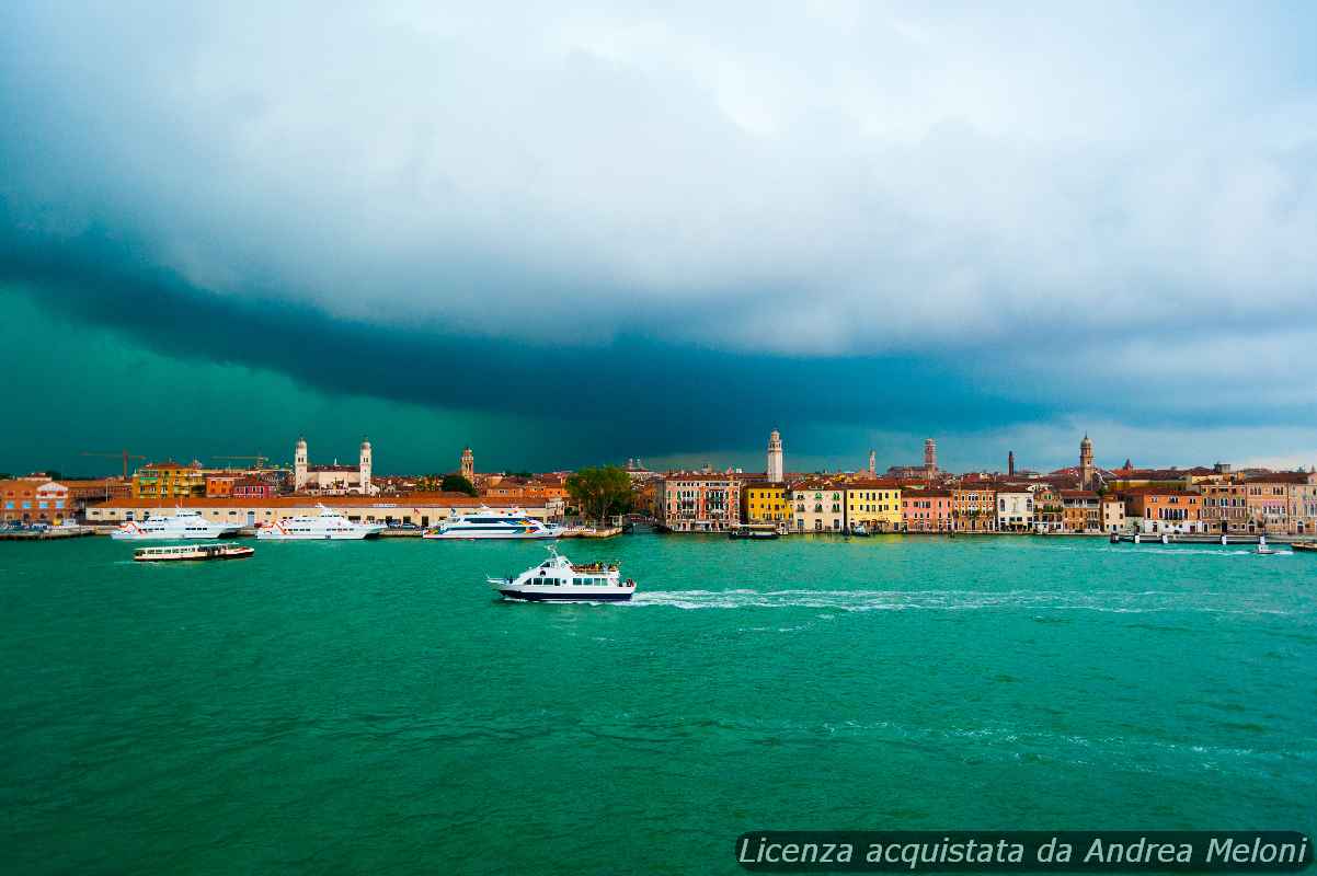 meteo-venezia:-domani-sereno-e-ventoso,-poi-sereno