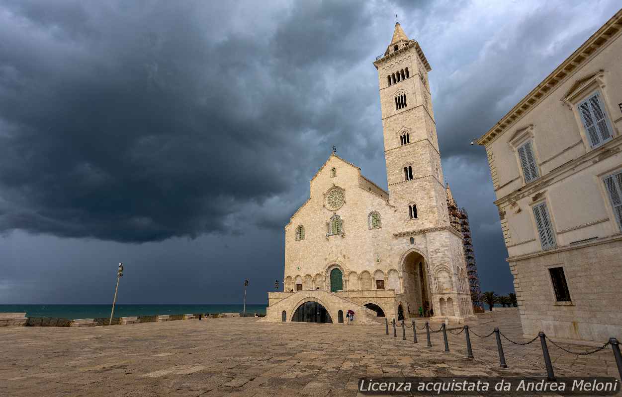 meteo-andria:-domani-nuvoloso-con-rovesci,-ventoso-a-tratti,-nubi-sparse-in-seguito.