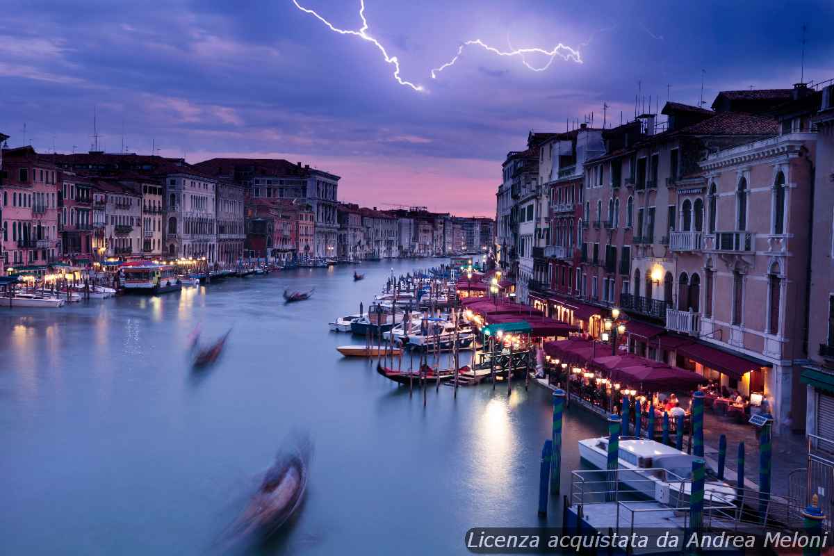 meteo-venezia:-domani-coperto-con-pioggia,-poi-molto-nuvoloso-con-pioggia
