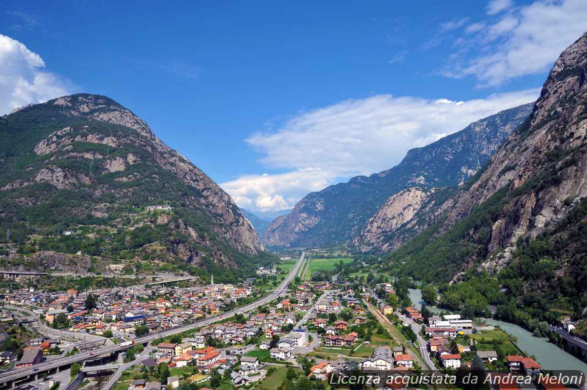 Meteo Aosta: domani ventoso con nuvole sparse, poi sereno