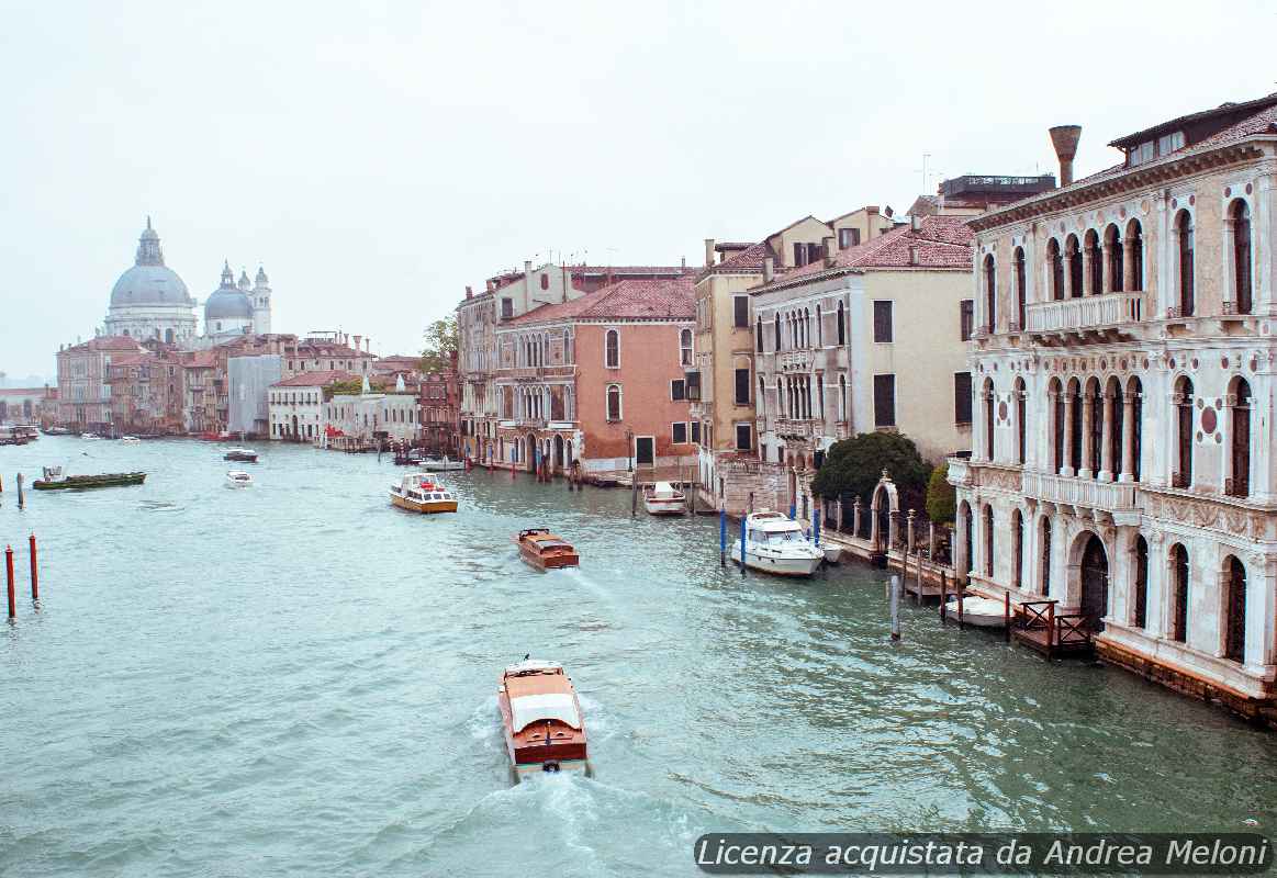 meteo-venezia:-domani-nuvoloso-con-rovesci,-ventoso,-poi-sereno