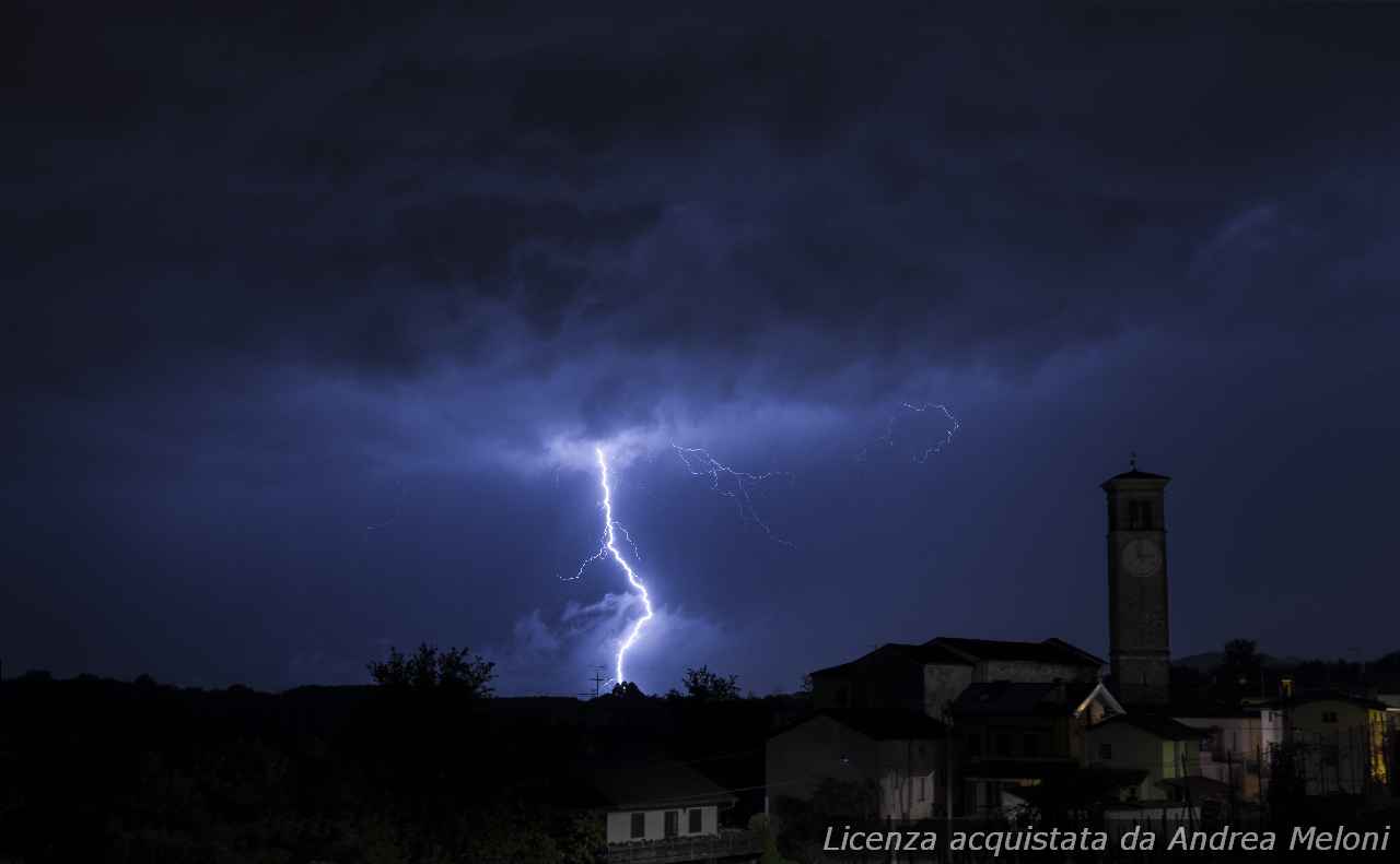 meteo-venezia:-nubi-sparse-con-piovaschi,-ventoso,-poi-sereno-e-ventoso