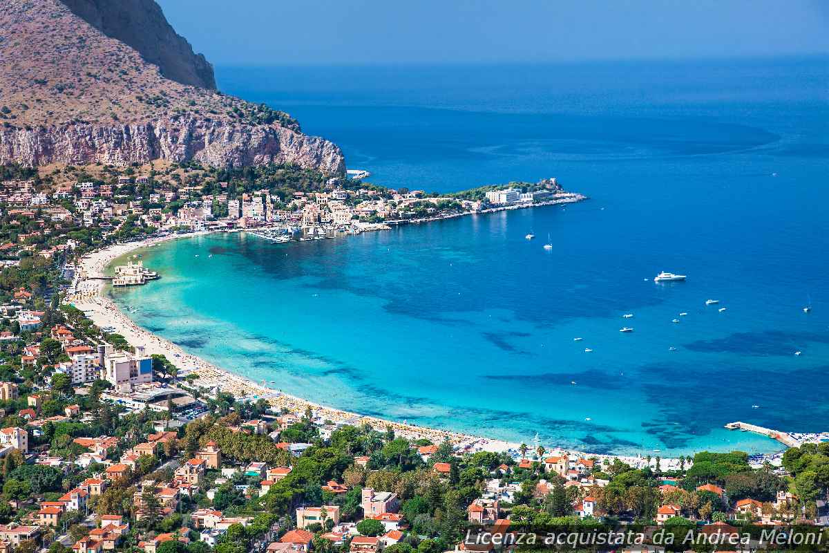 meteo-palermo:-nubi-sparse-domani,-poi-molto-nuvoloso-con-piovaschi-e-vento-intermittente