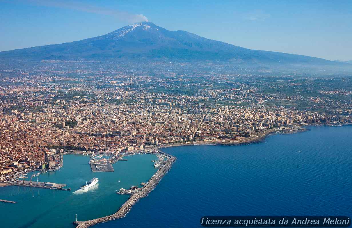 meteo-catania:-domani-nuvoloso,-ventoso,-poi-nubi-sparse,-ventoso