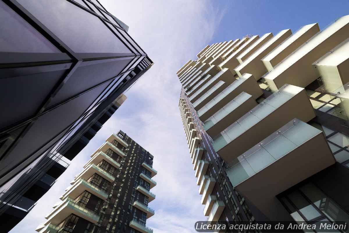 meteo-milano:-domani-poco-nuvoloso-con-piovaschi,-poi-foschia