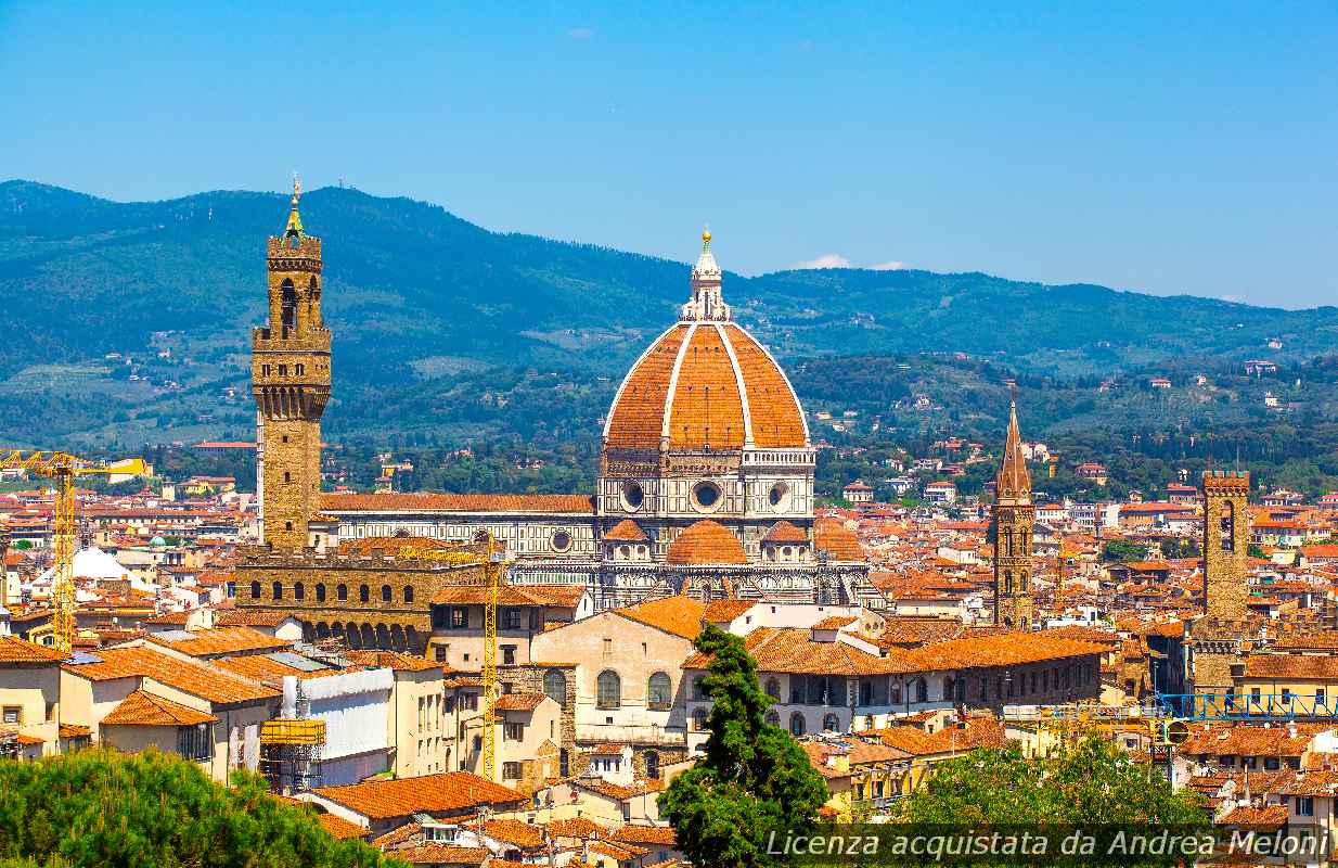 meteo-firenze:-nubi-sparse-con-rovesci-domani,-previsioni-molto-nuvolose-nei-giorni-successivi
