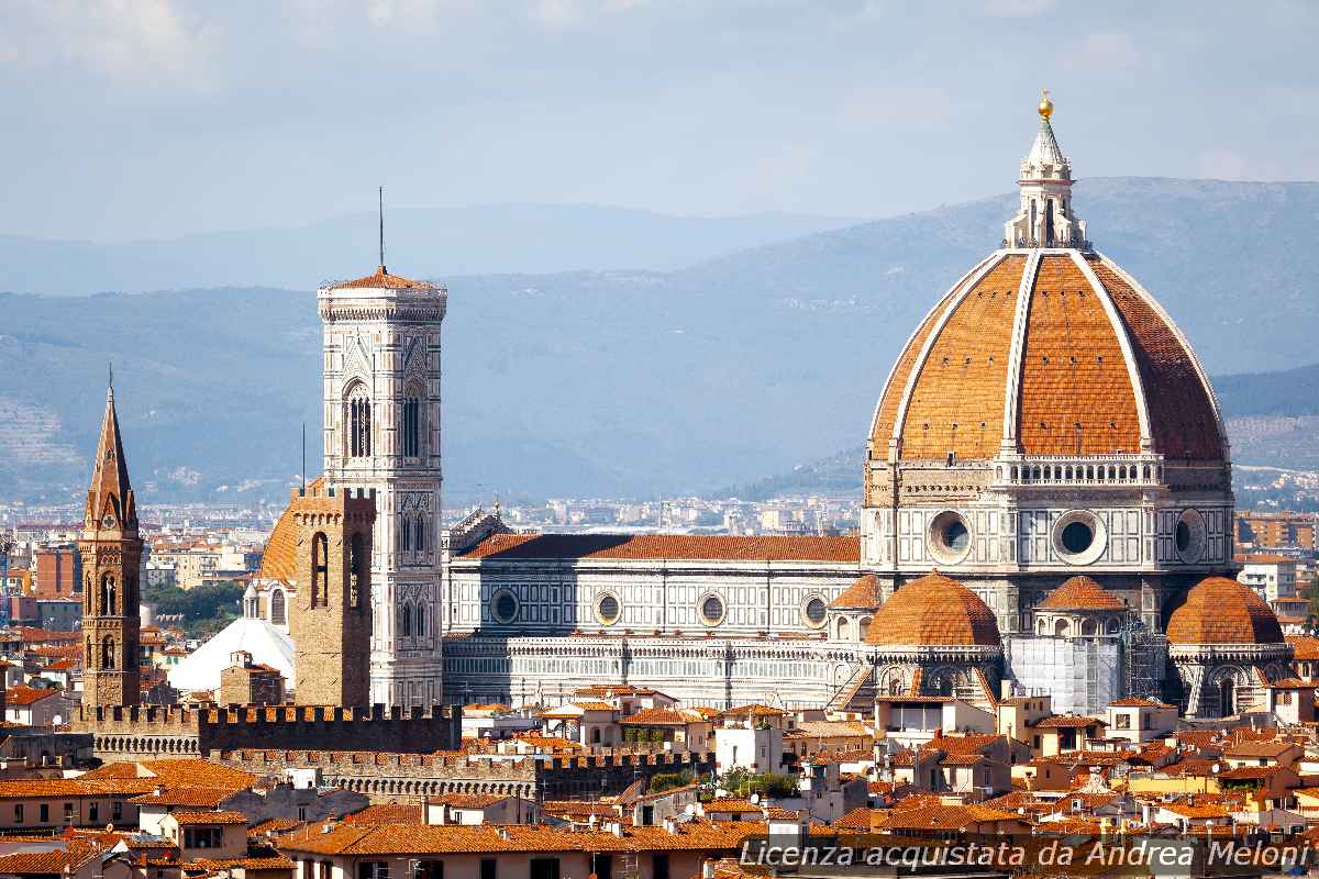 Meteo Firenze: giorni successivi con nuvole, pioggerella e vento intermittente