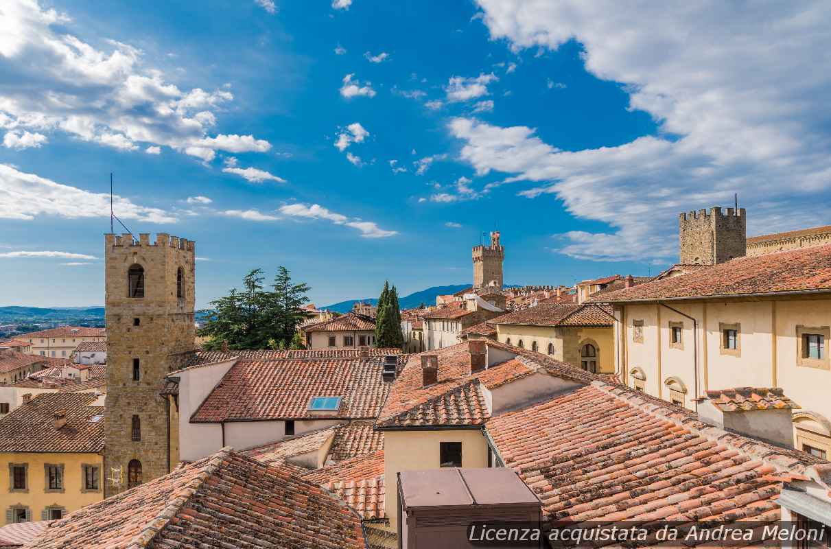 Meteo Arezzo: domani nuvoloso con piovaschi, ventoso a tratti, poi nubi sparse con piovaschi