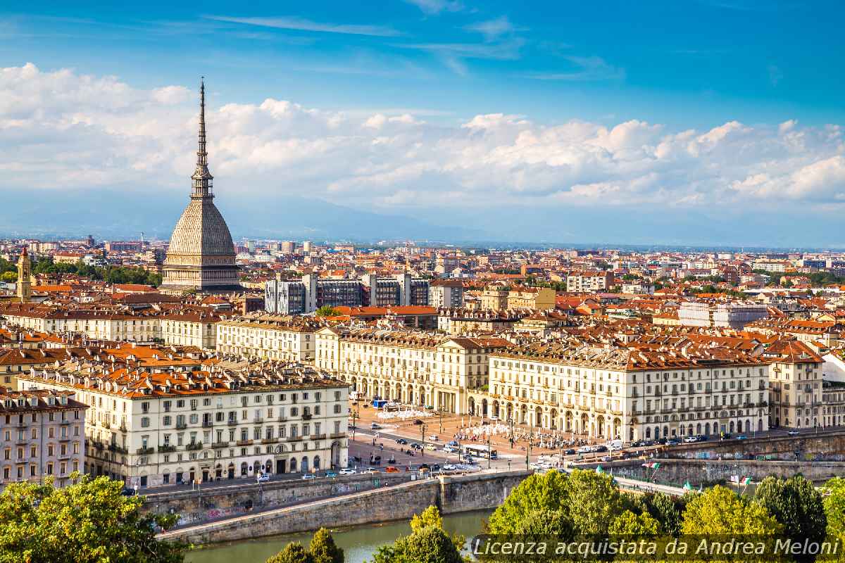 Meteo Torino: domani nuvoloso con rovesci, poi foschia leggera
