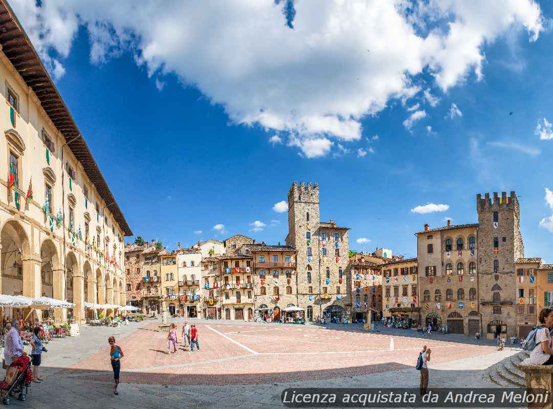 Meteo Arezzo: domani nuvoloso con piovaschi, ventoso a tratti, poi nuvoloso con piovaschi