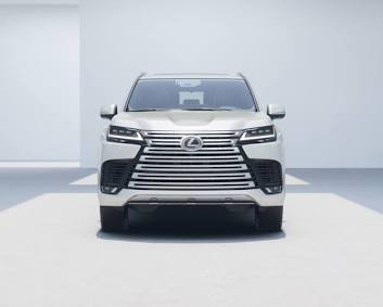 لكزس LX أو مشابهة