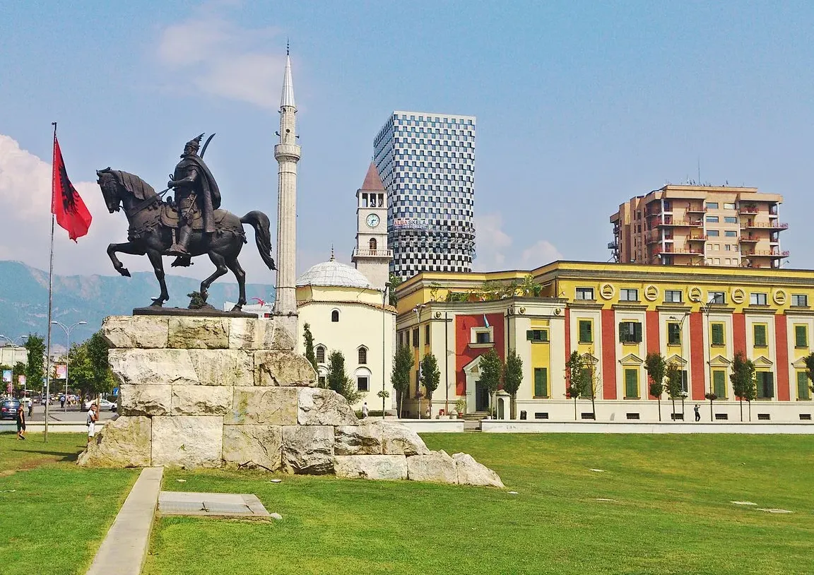 Plaza Skanderbeg