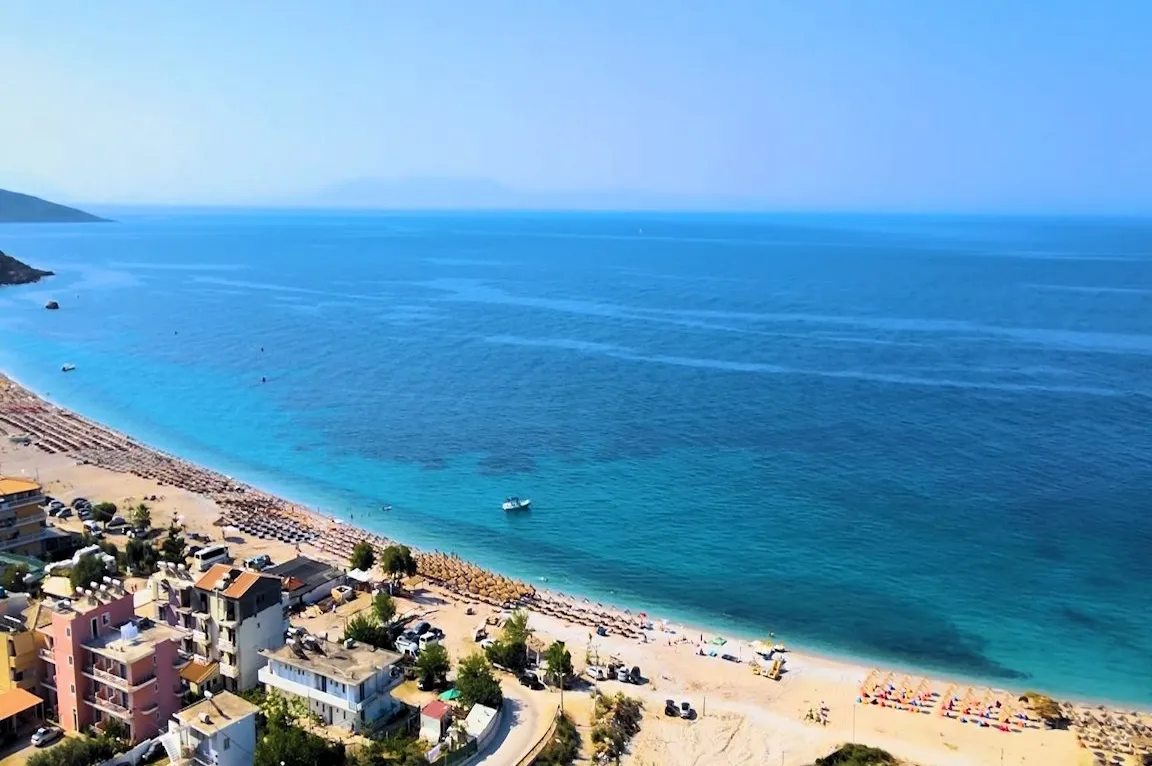 Playa de Livadhi