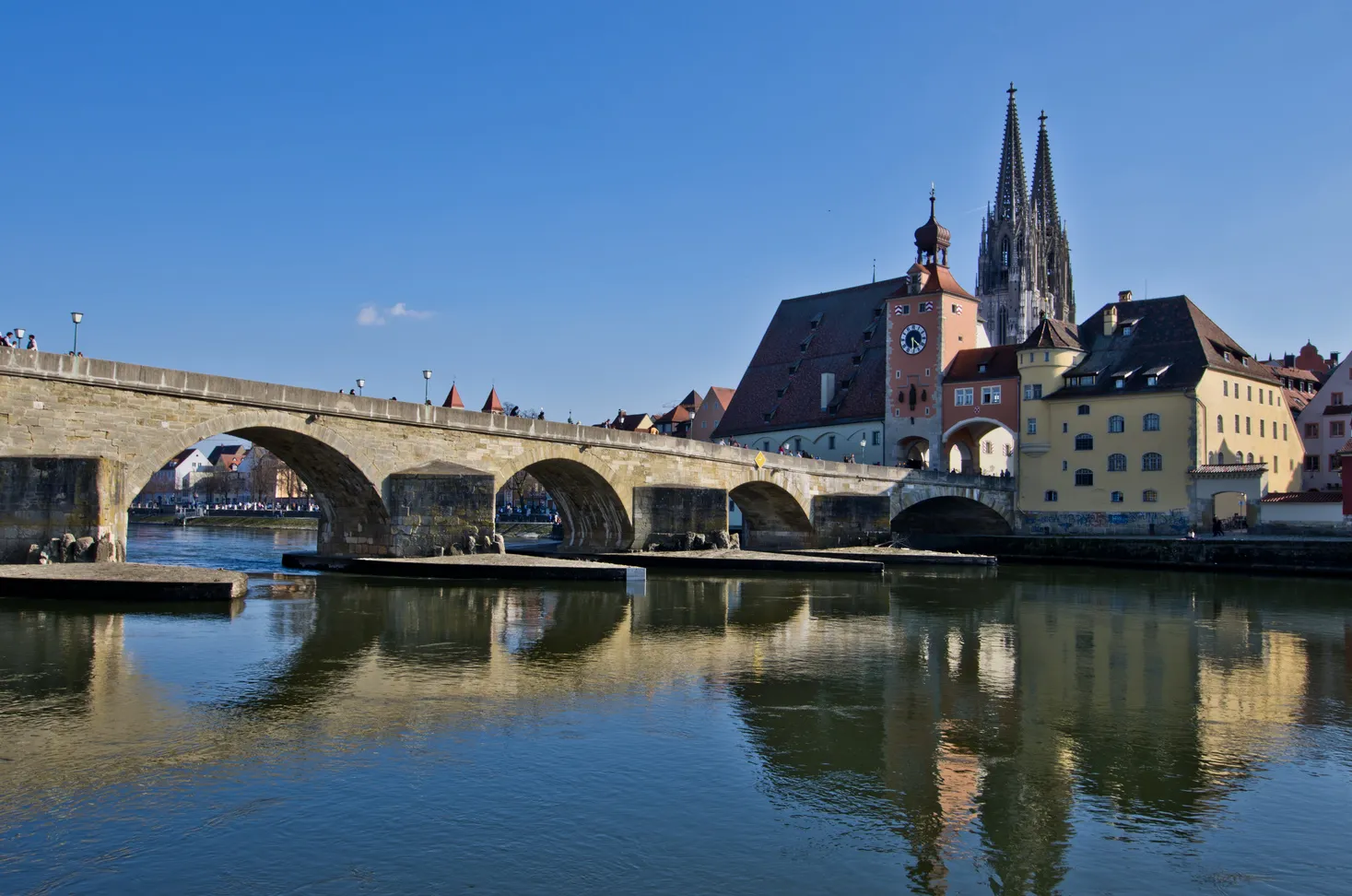 Puente de Piedra (Steinerne Brücke)