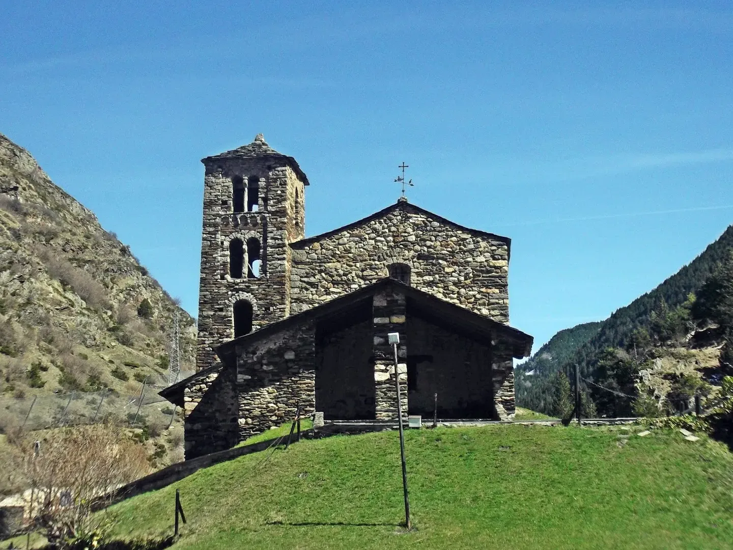 Iglesia de Sant Joan de Caselles