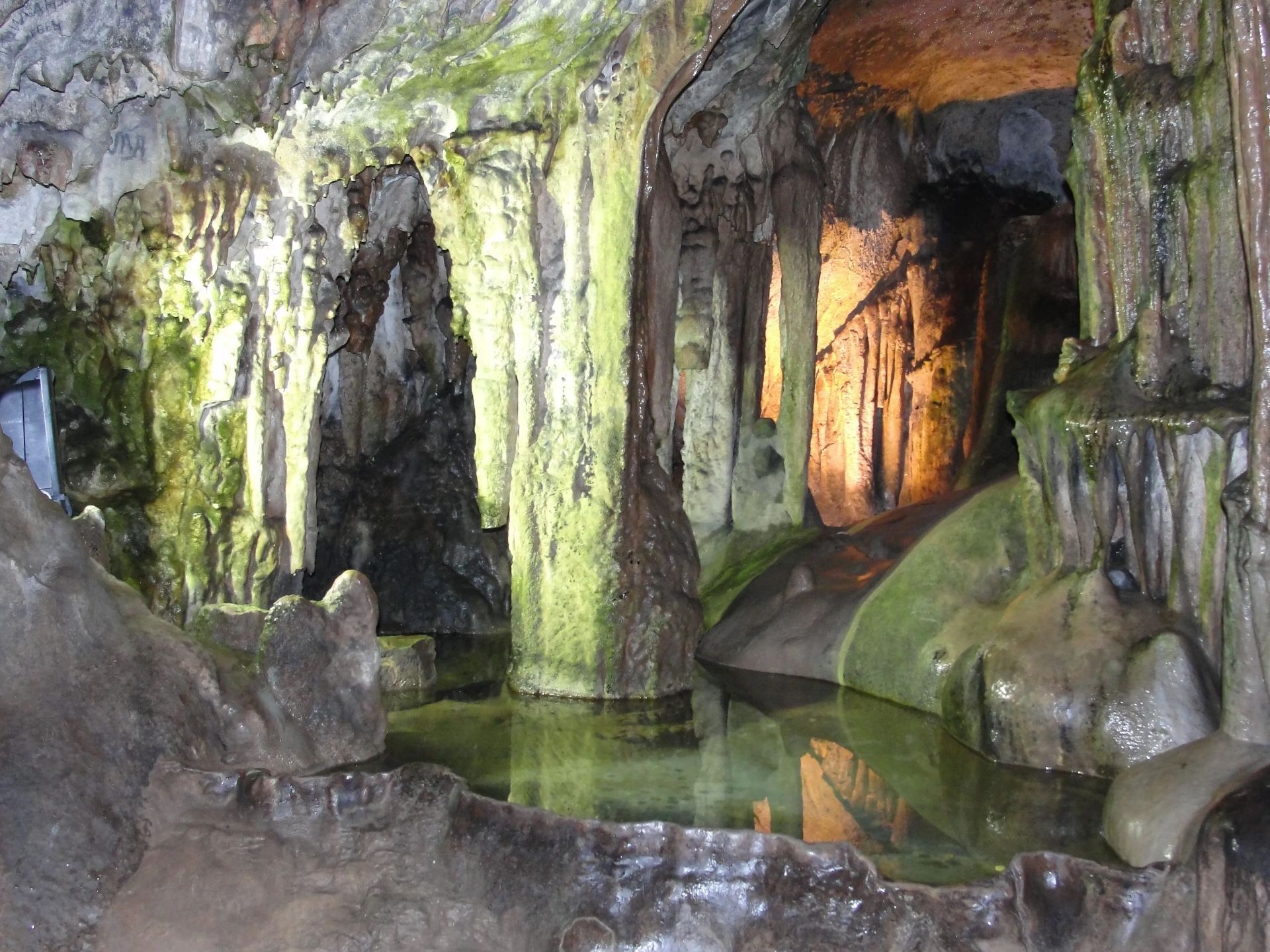 Cueva de Ledenika