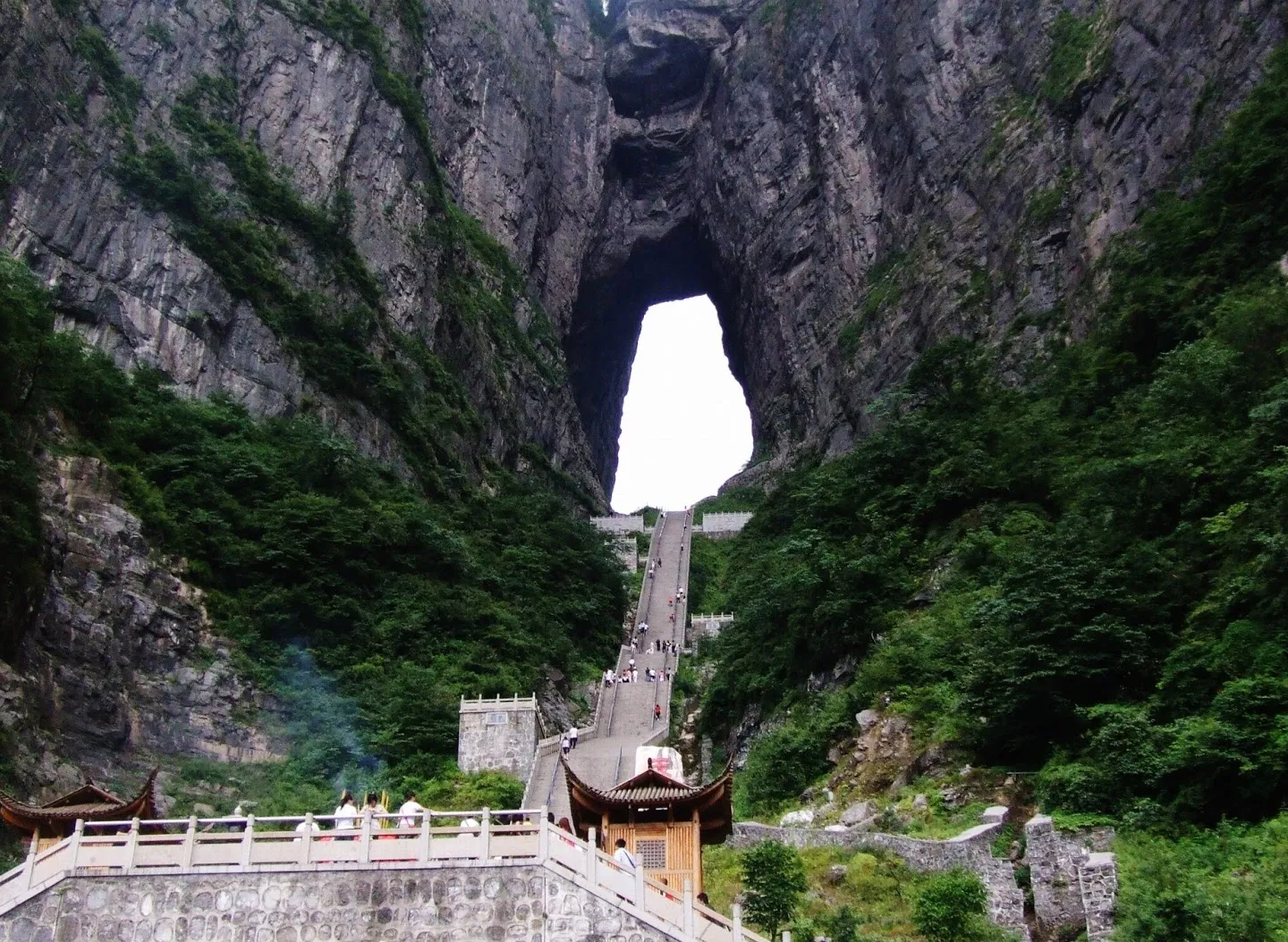 Puerta del Cielo del Medio (Zhongtianmen)