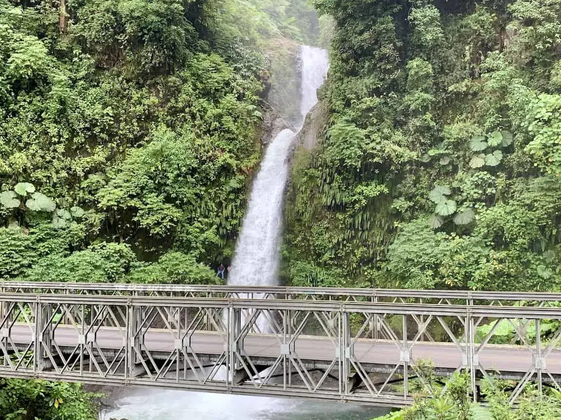 Jardines de la Catarata La Paz