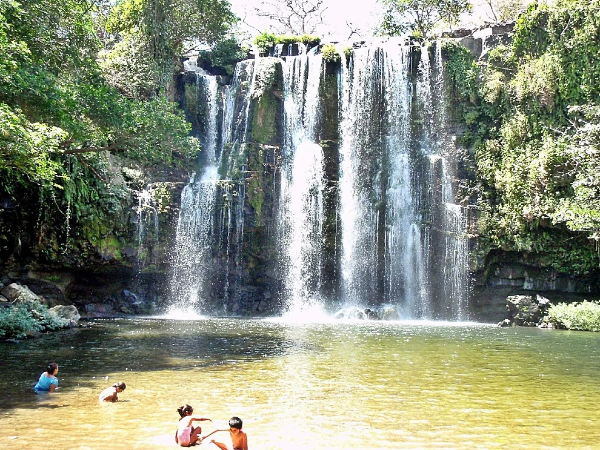 Aguas Termales de Guayacán