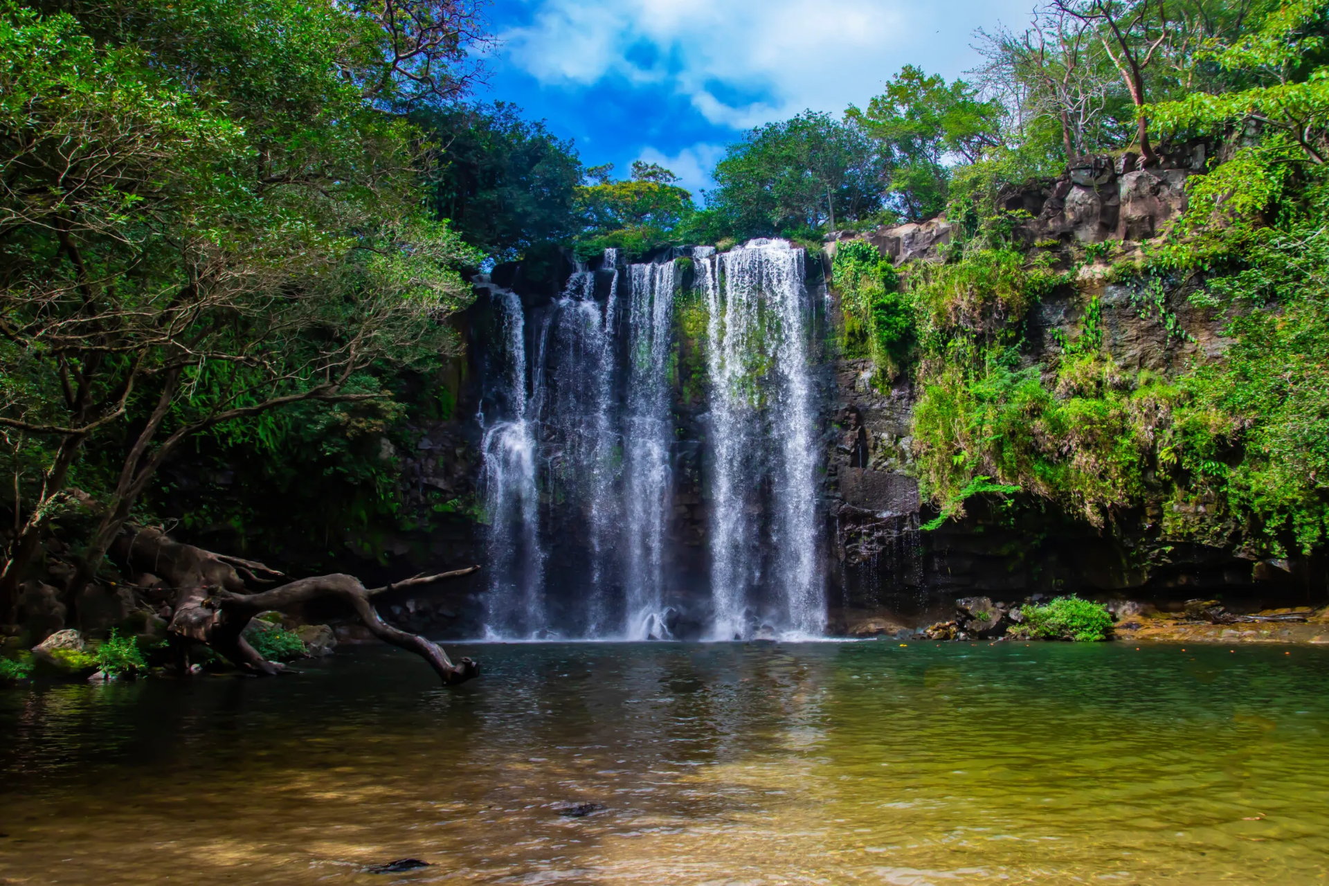 Catarata Llanos de Cortés